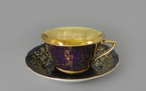 Чашка низкая с блюдцем Золотые цветы Темно-Синяя 0.1 л арт.13120424-D341